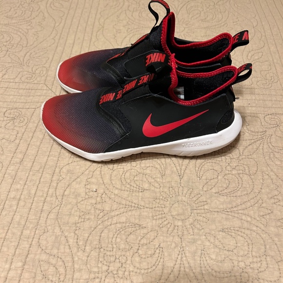 Nike Flex Runner Slip ons Size 6 - Picture 3 of 6